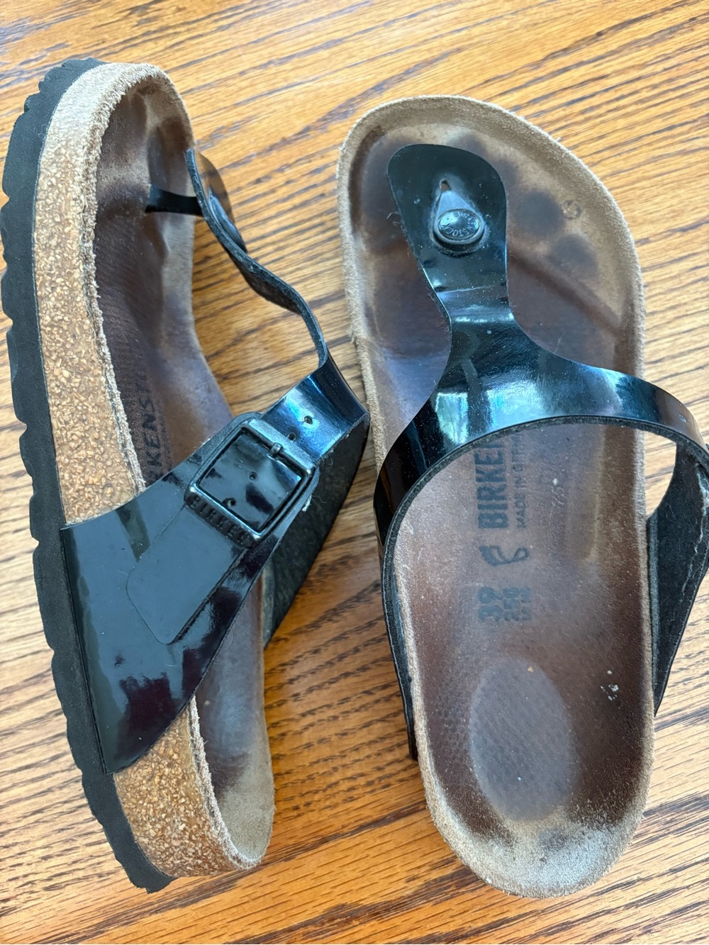 Birkenstock Black Patent Thong Sandals with Buckle - Giza